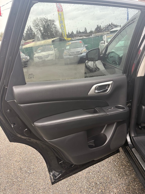 2014 Nissan Pathfinder Image 12