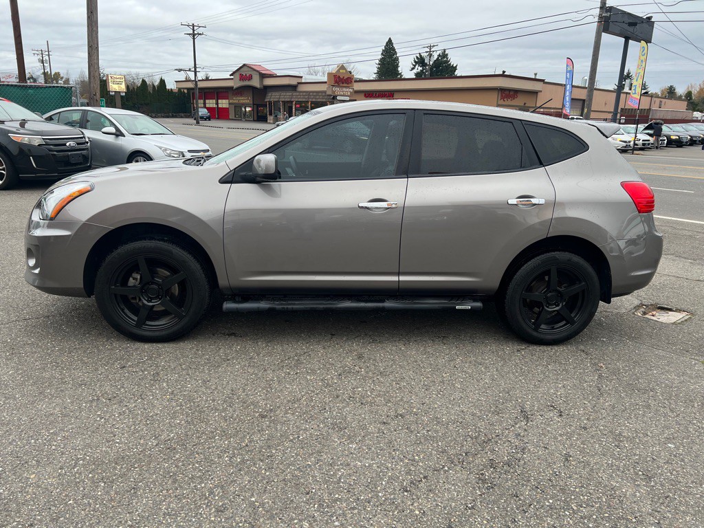2010 Nissan Rogue Image 1