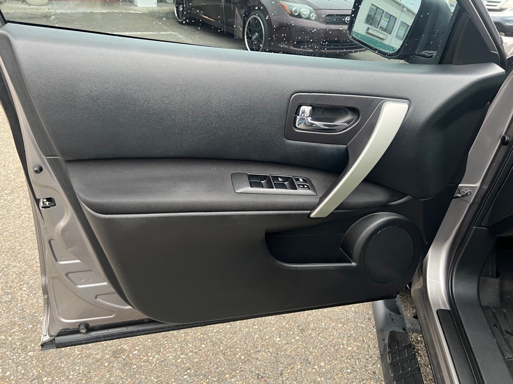 2010 Nissan Rogue Image 11