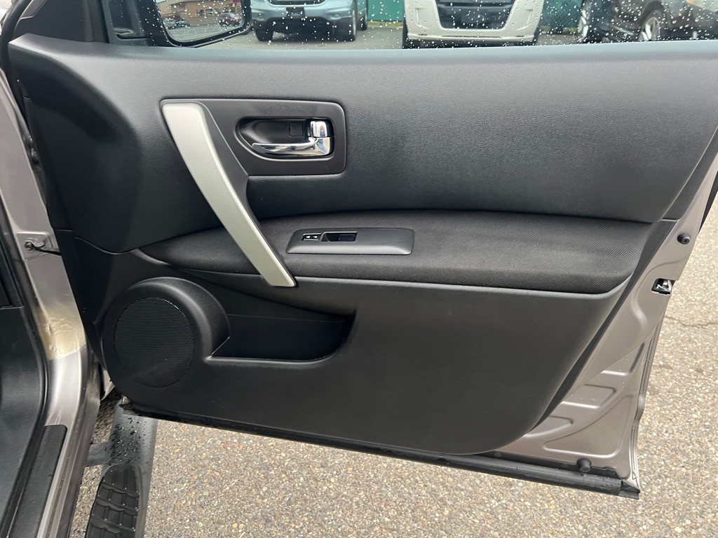 2010 Nissan Rogue Image 16