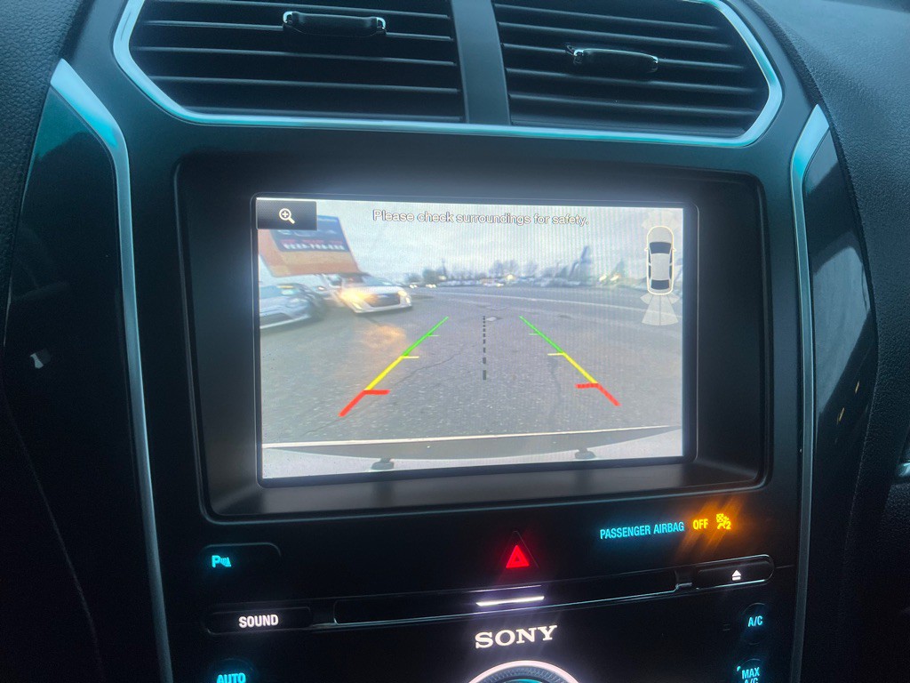 2016 Ford Explorer Image 11