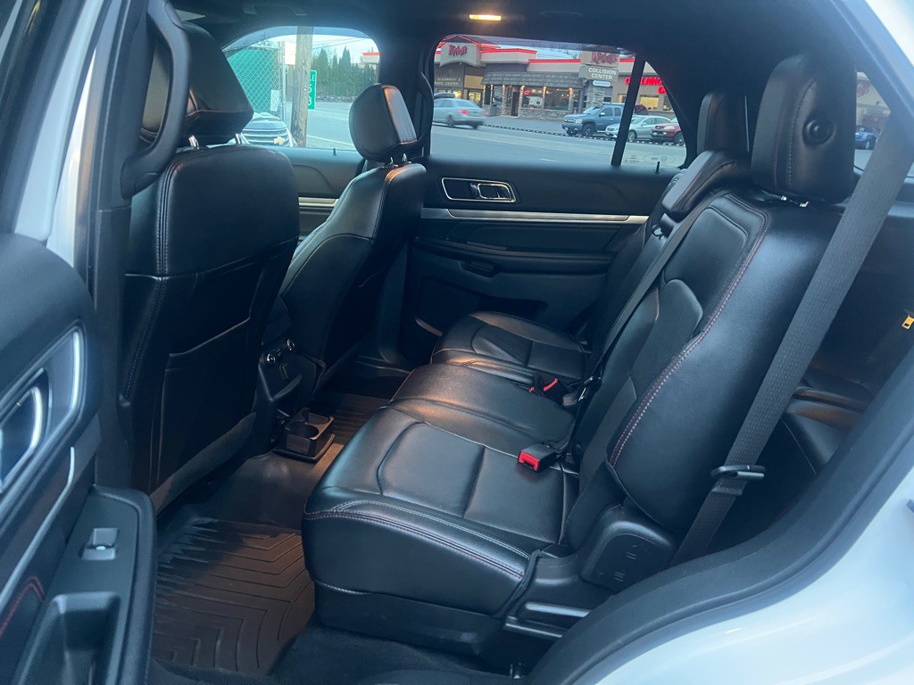 2016 Ford Explorer Image 17