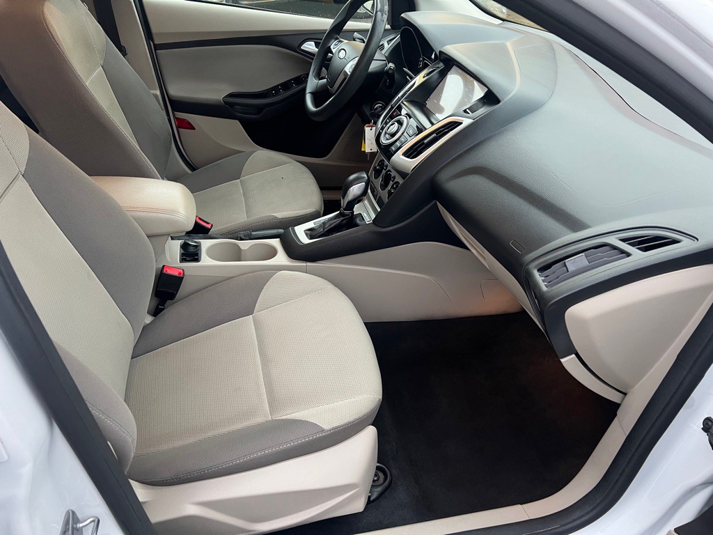 2014 Ford Focus Image 16