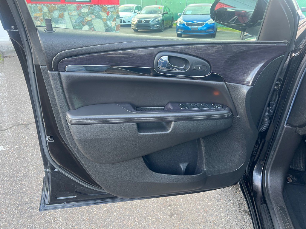 2016 Buick Enclave Image 16