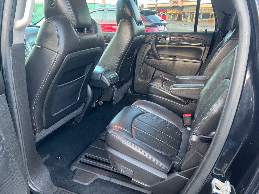 2016 Buick Enclave Image 18