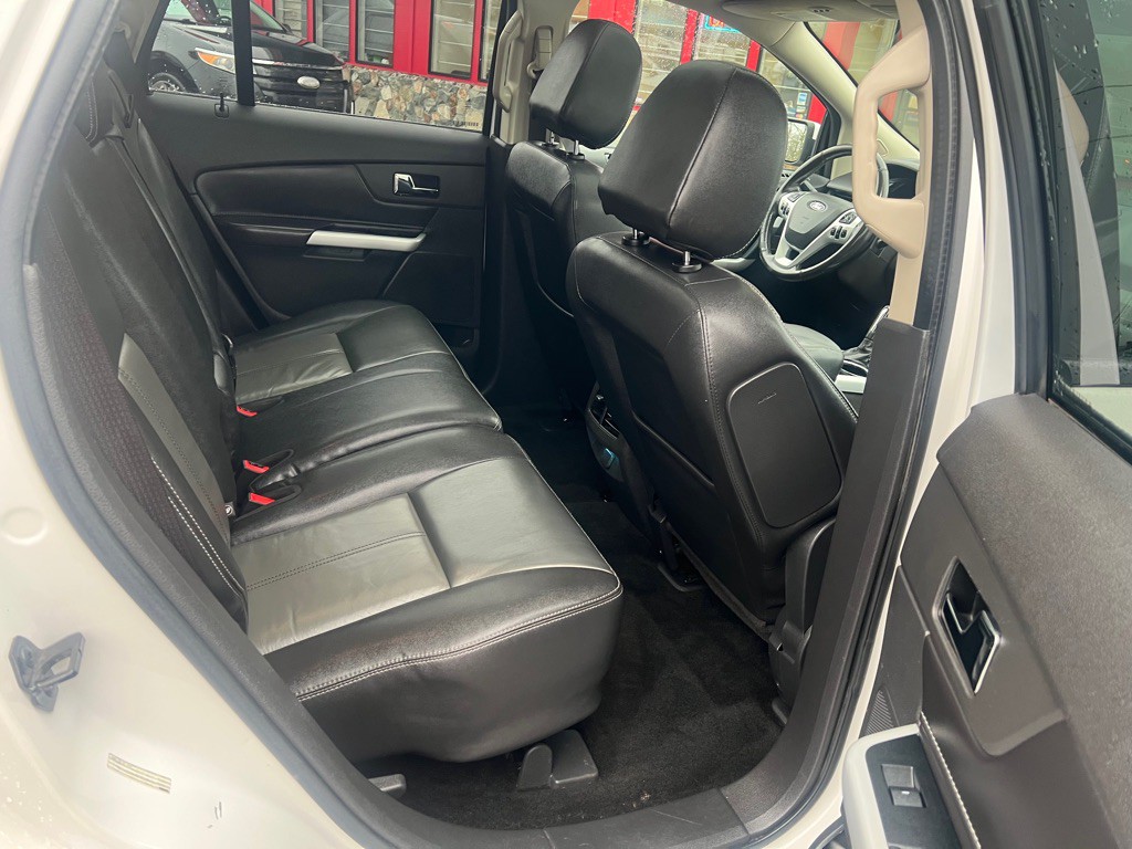 2014 Ford Edge Image 16