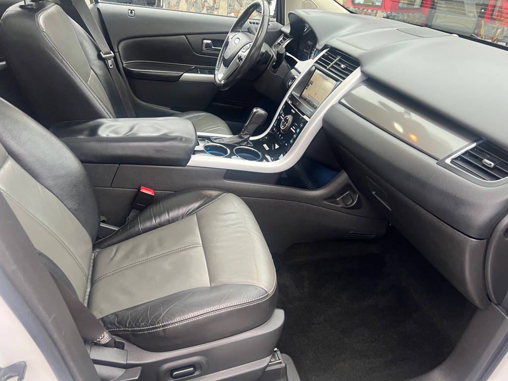 2014 Ford Edge Image 17