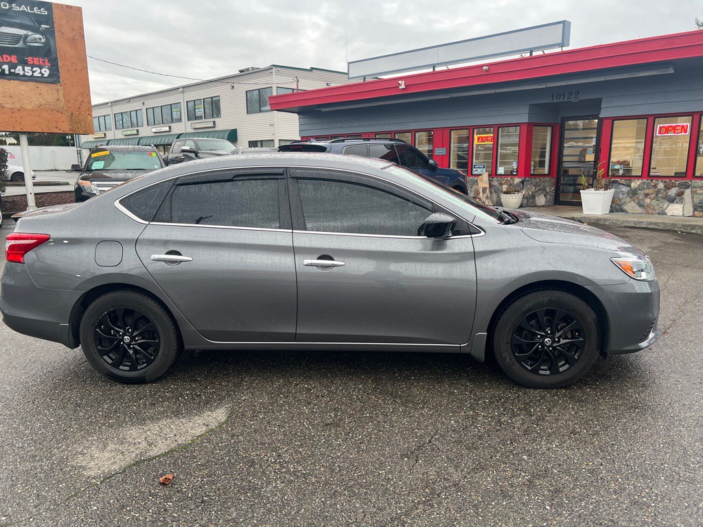2018 Nissan Sentra Image 2