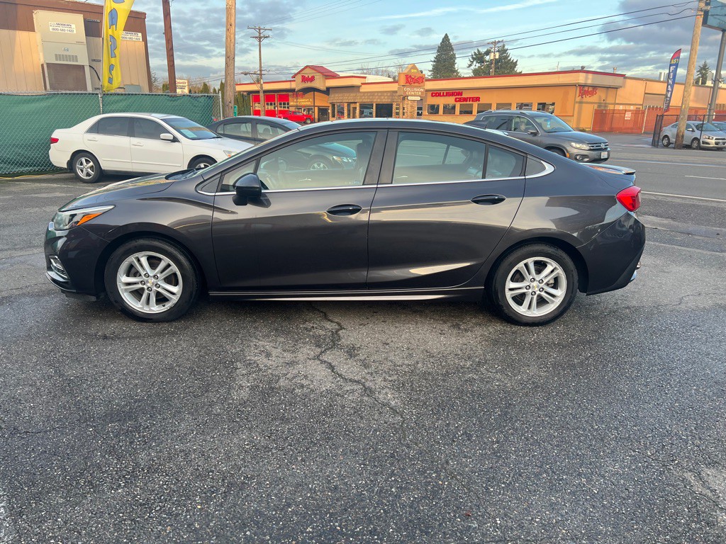 2016 Chevrolet Cruze Image 1