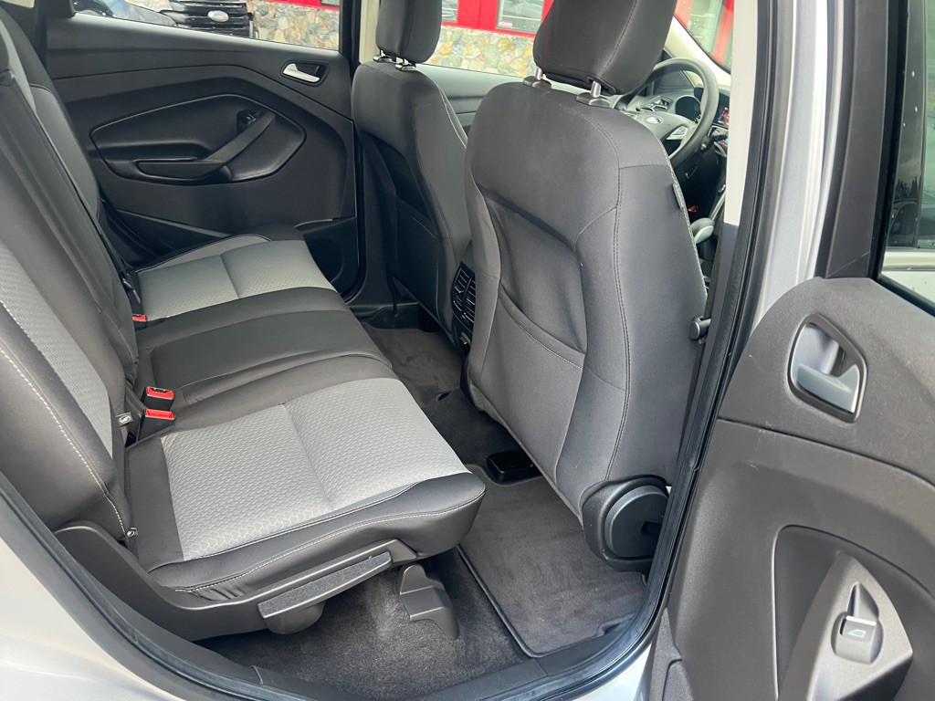 2019 Ford Escape Image 16