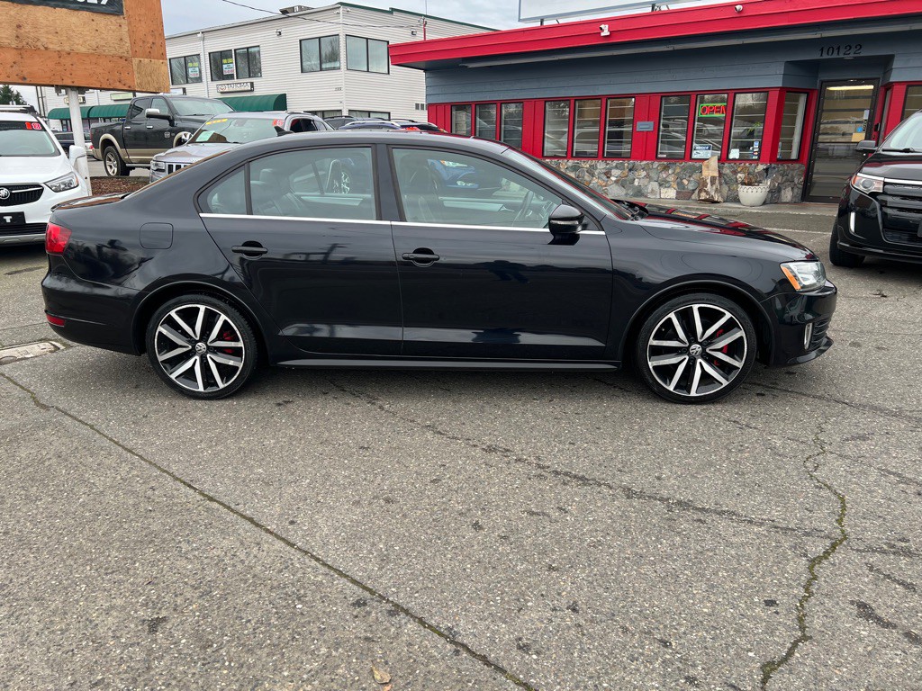 2013 Volkswagen Jetta Image 2