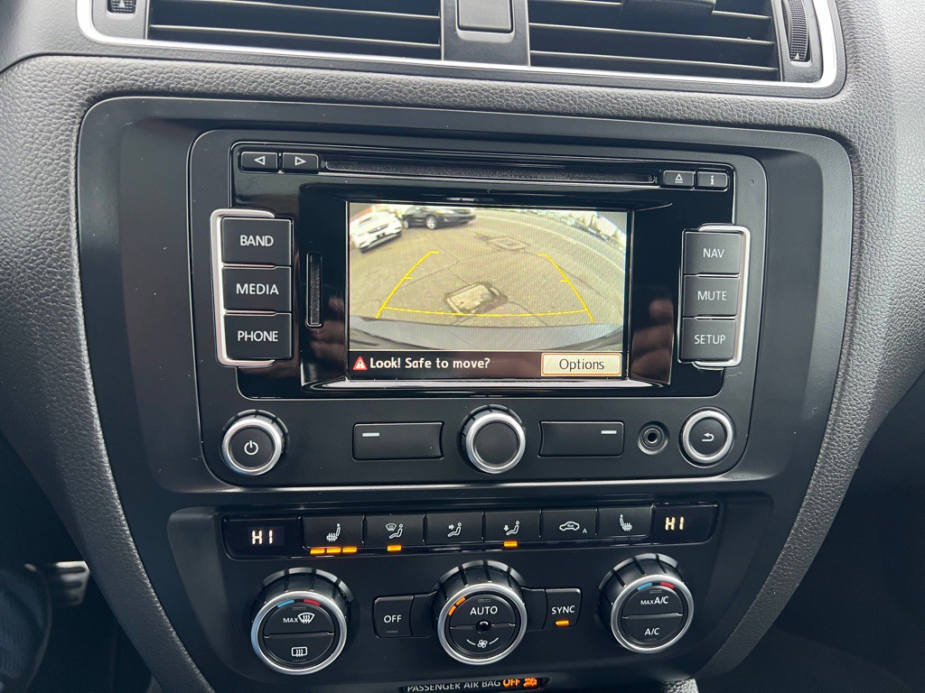 2013 Volkswagen Jetta Image 10