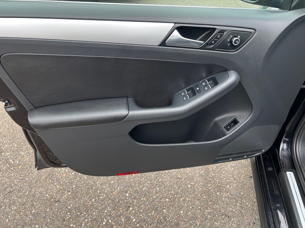 2013 Volkswagen Jetta Image 15