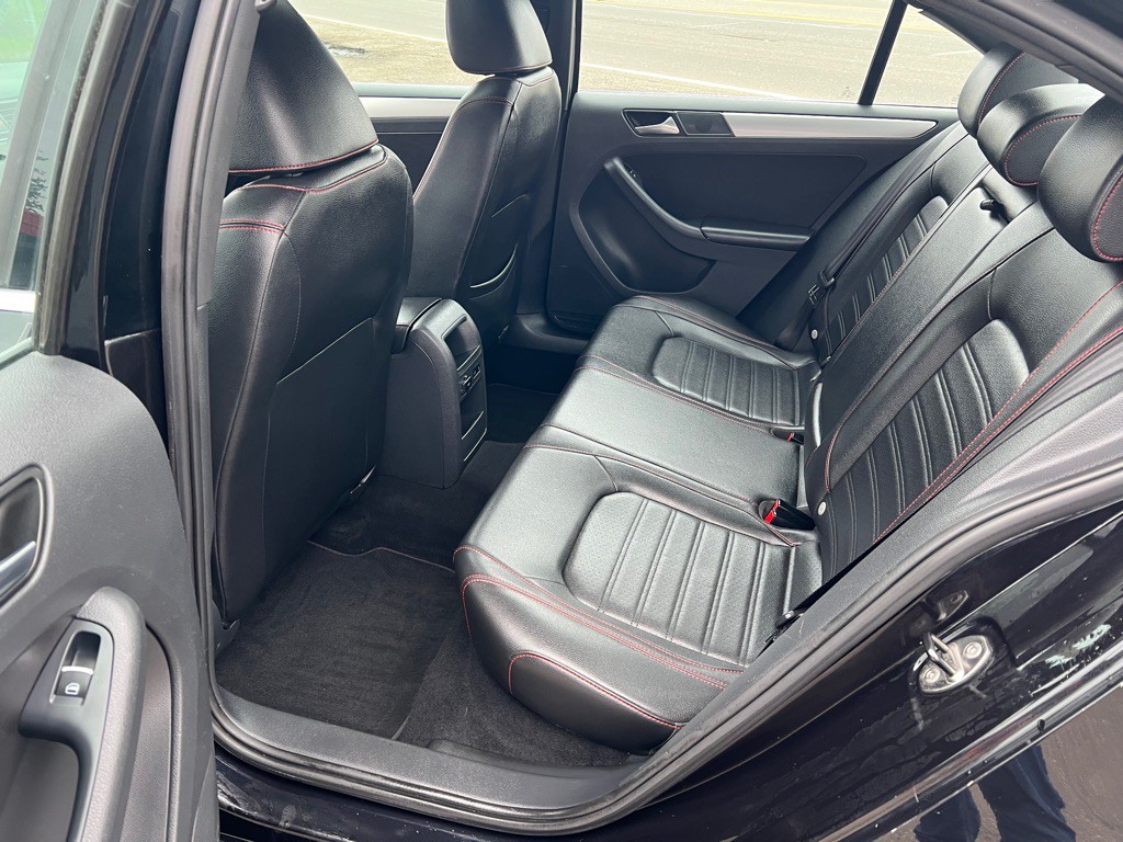 2013 Volkswagen Jetta Image 16