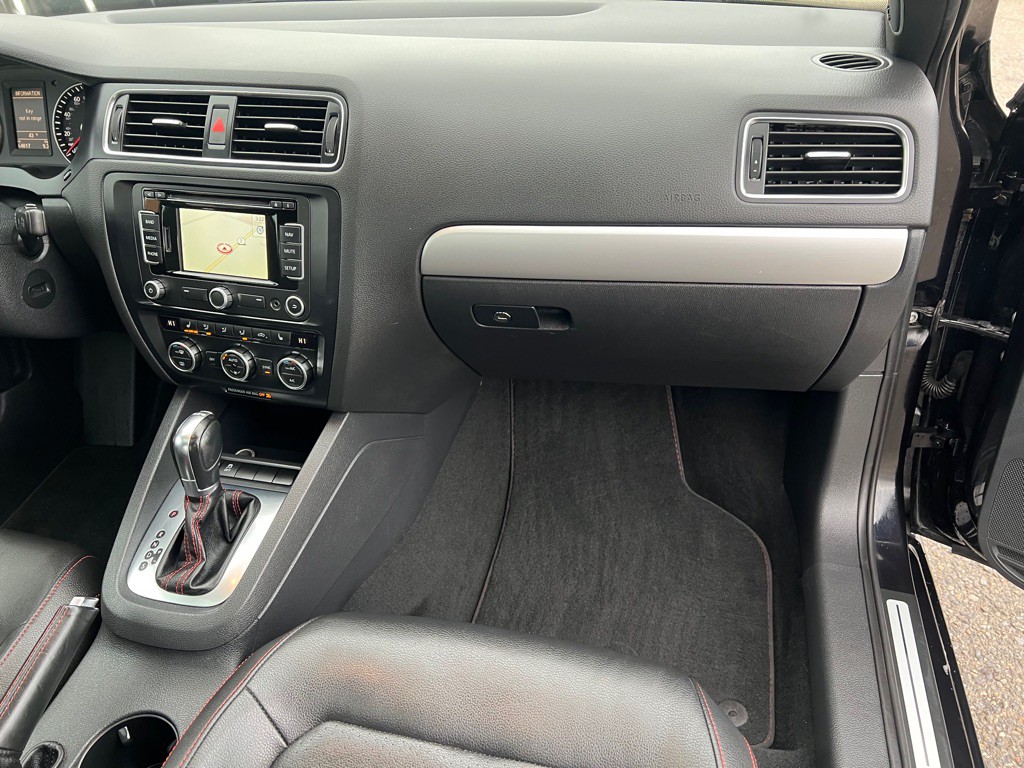 2013 Volkswagen Jetta Image 19