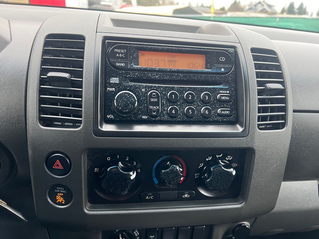 2005 Nissan Frontier Image 10