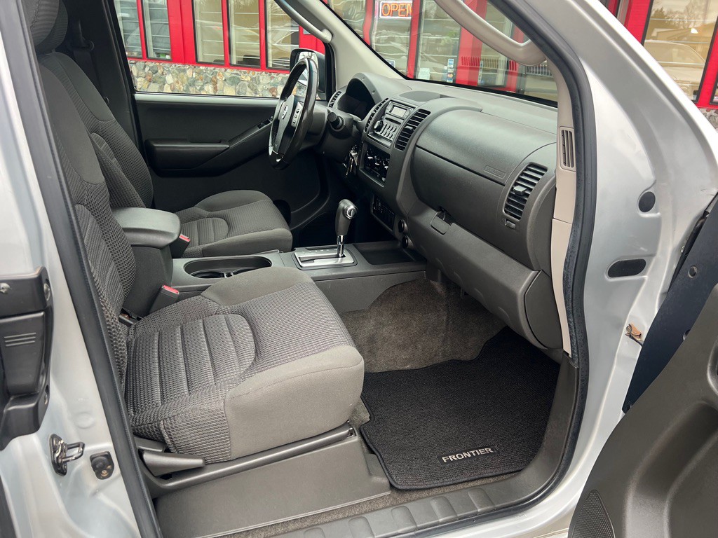 2005 Nissan Frontier Image 17