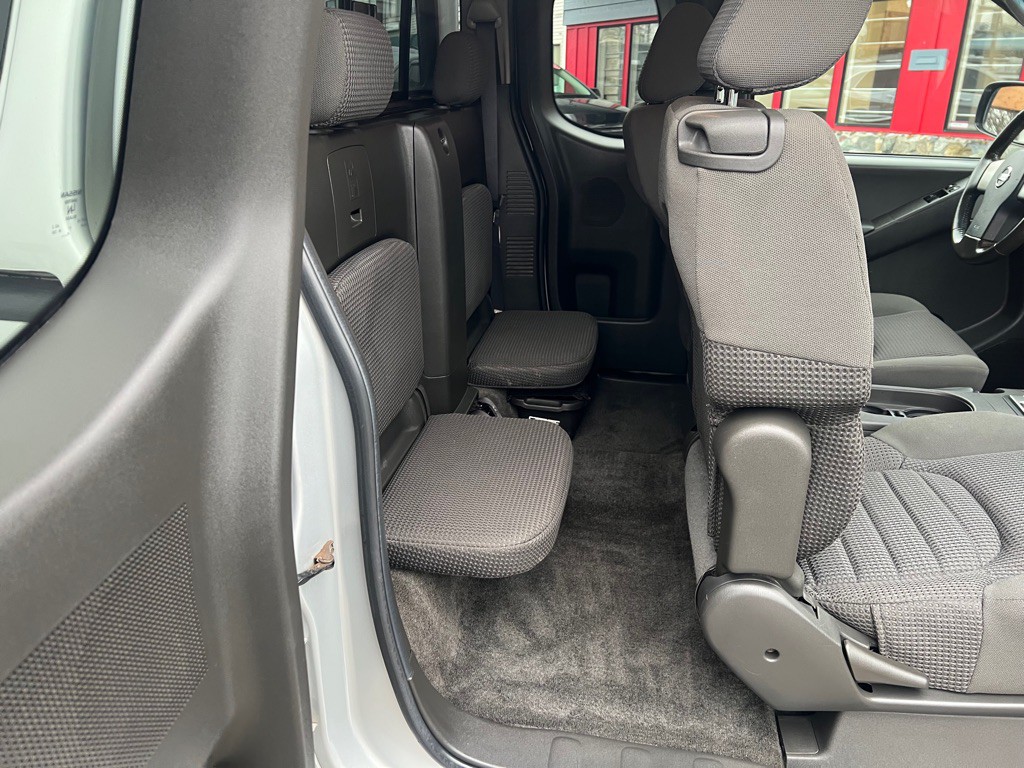 2005 Nissan Frontier Image 18