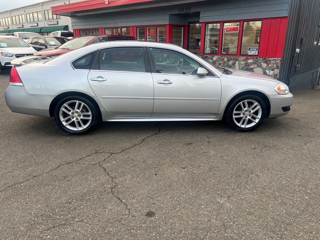 2012 Chevrolet Impala Image 2