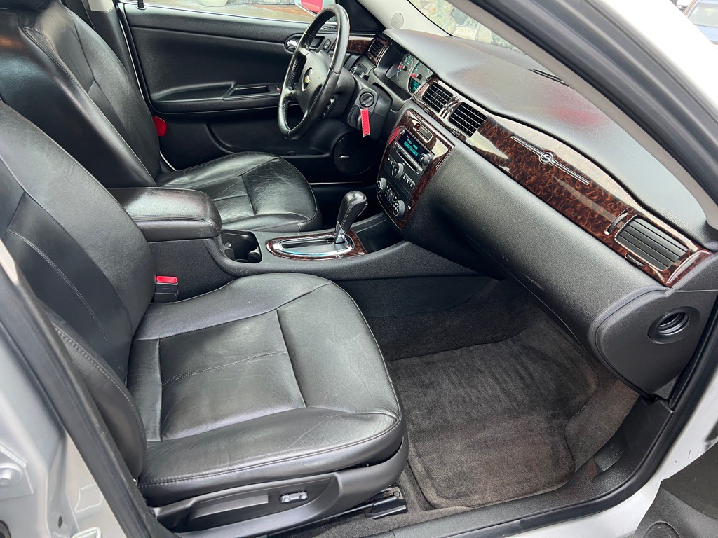 2012 Chevrolet Impala Image 17