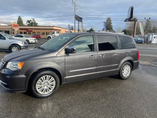 Image for 2015 Chrysler Town & Country Limited ID: 7150060