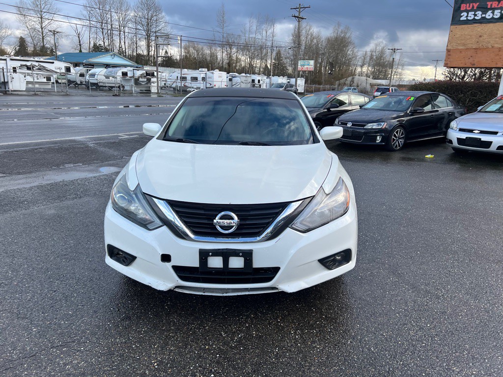 2017 Nissan Altima Image 2