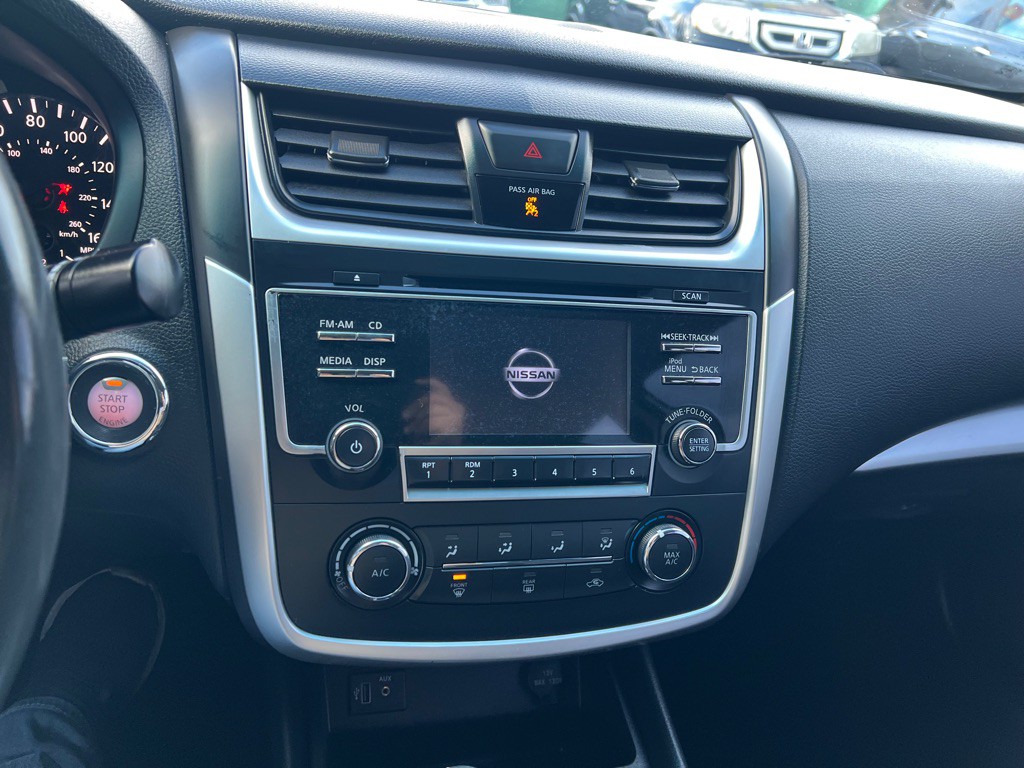 2017 Nissan Altima Image 8