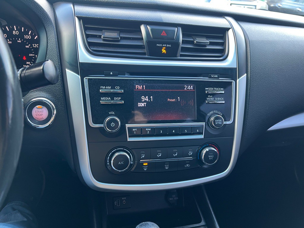 2017 Nissan Altima Image 9