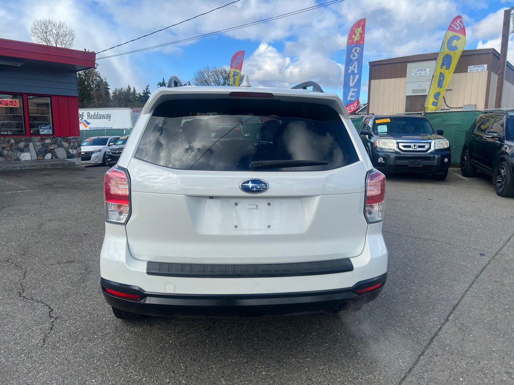 2017 Subaru Forester Image 4