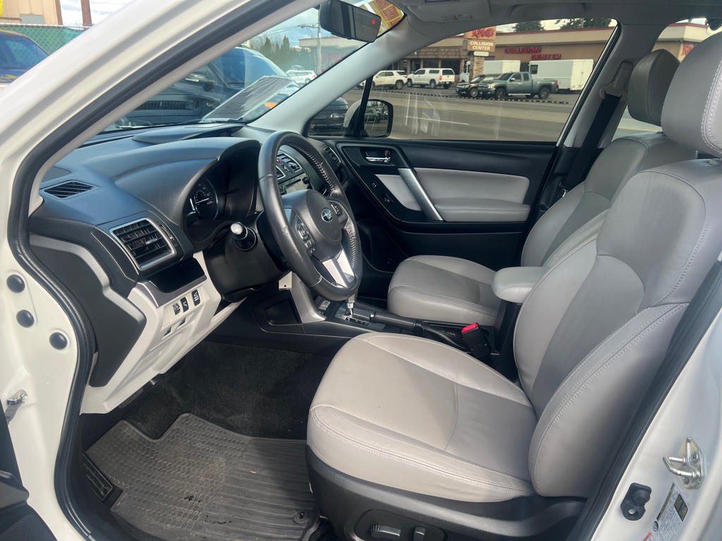 2017 Subaru Forester Image 8