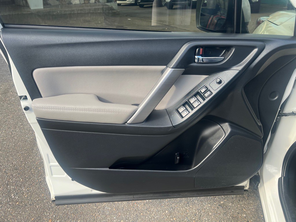 2017 Subaru Forester Image 16