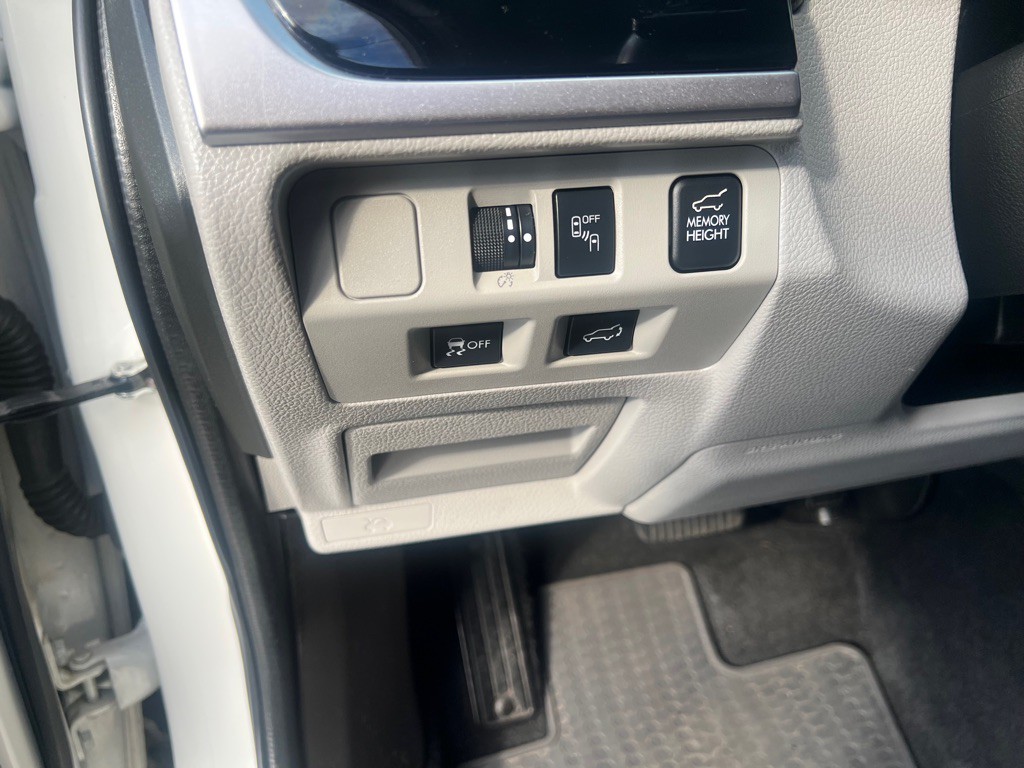 2017 Subaru Forester Image 17