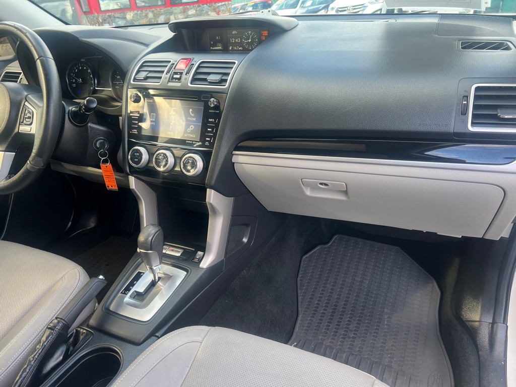 2017 Subaru Forester Image 21