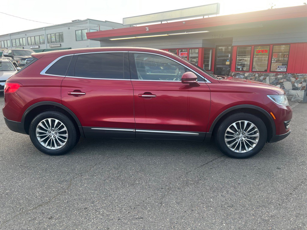 2017 Lincoln MKX Image 2
