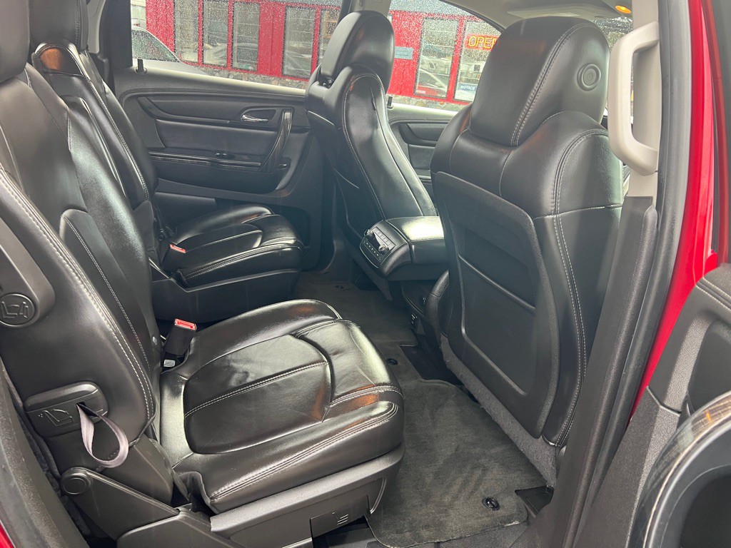 2014 GMC Acadia Image 18