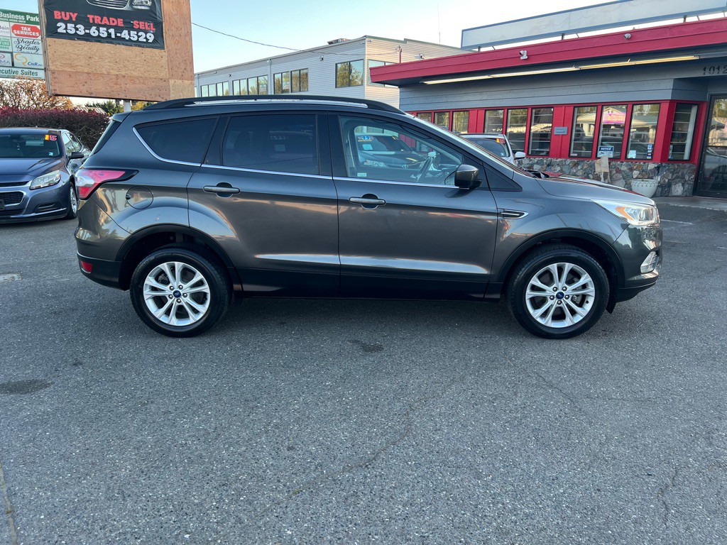 2018 Ford Escape Image 2