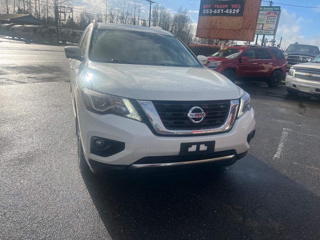 2017 Nissan Pathfinder Image 3