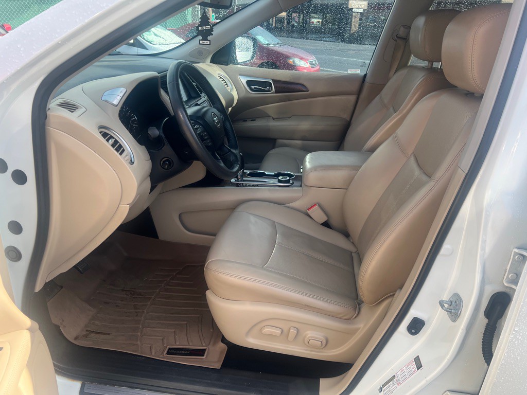 2017 Nissan Pathfinder Image 8