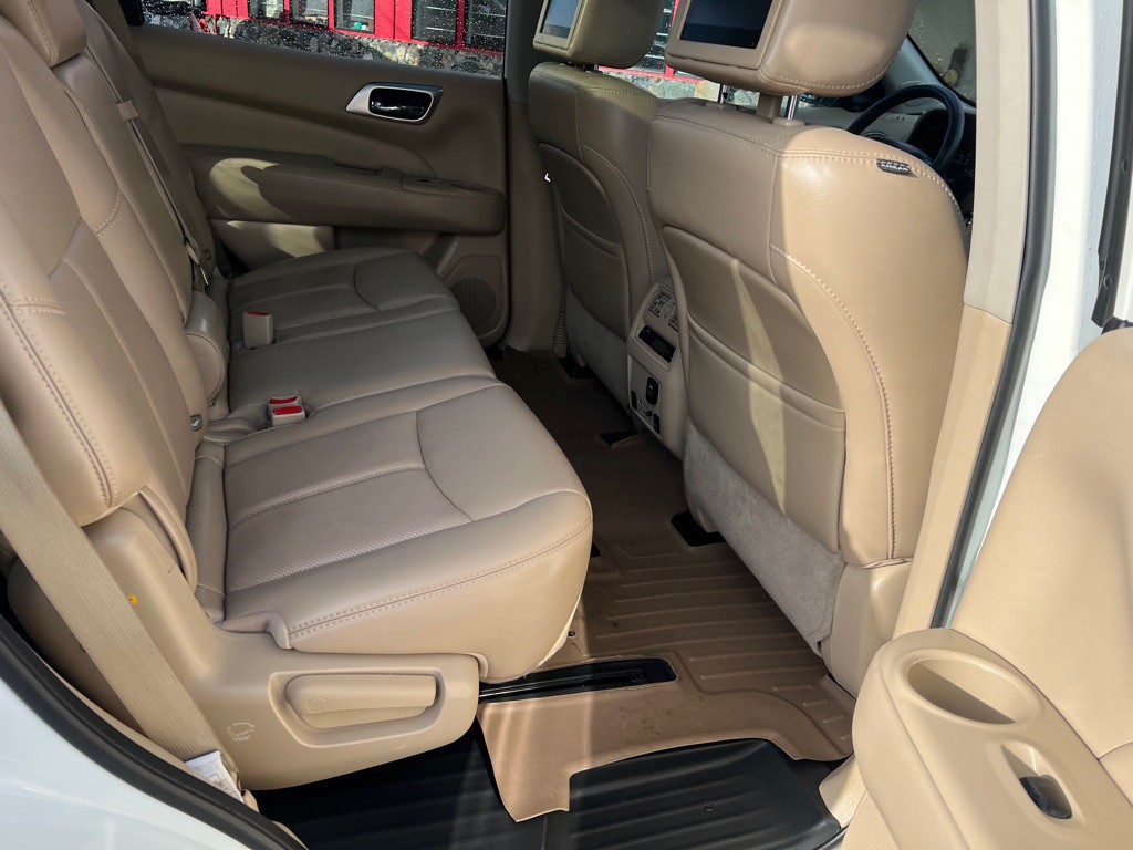 2017 Nissan Pathfinder Image 23