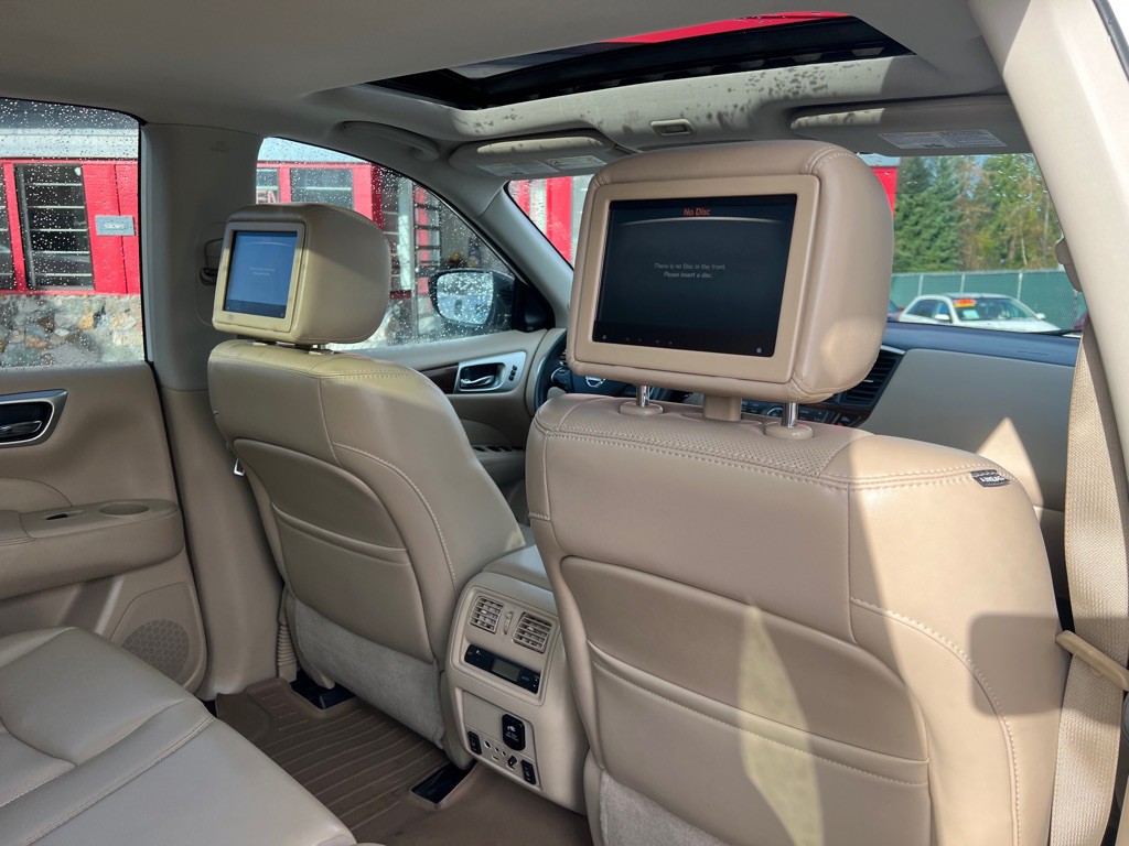 2017 Nissan Pathfinder Image 24