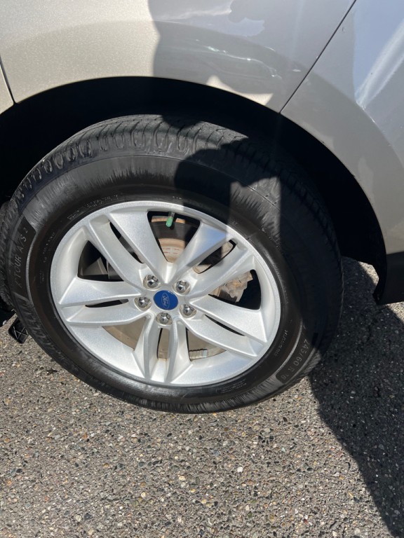 2017 Ford Edge Image 5