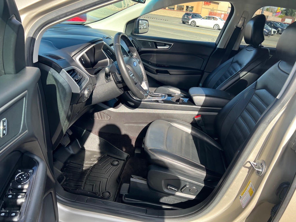 2017 Ford Edge Image 7