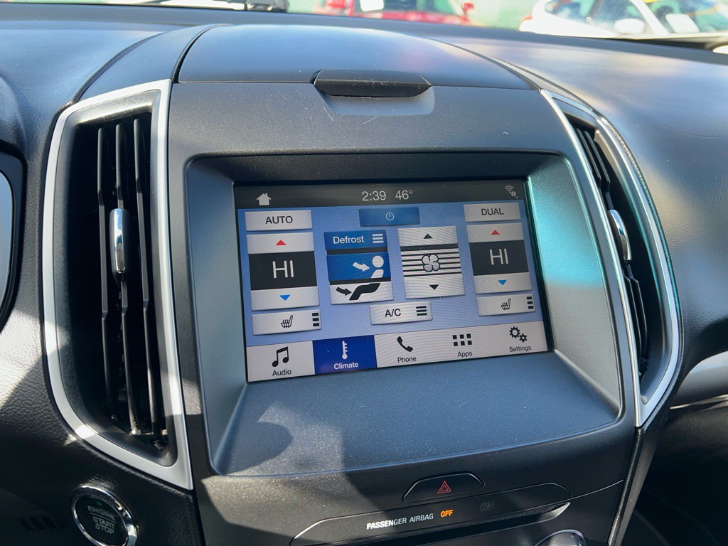 2017 Ford Edge Image 8