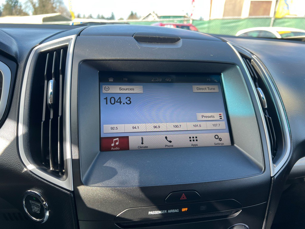 2017 Ford Edge Image 9