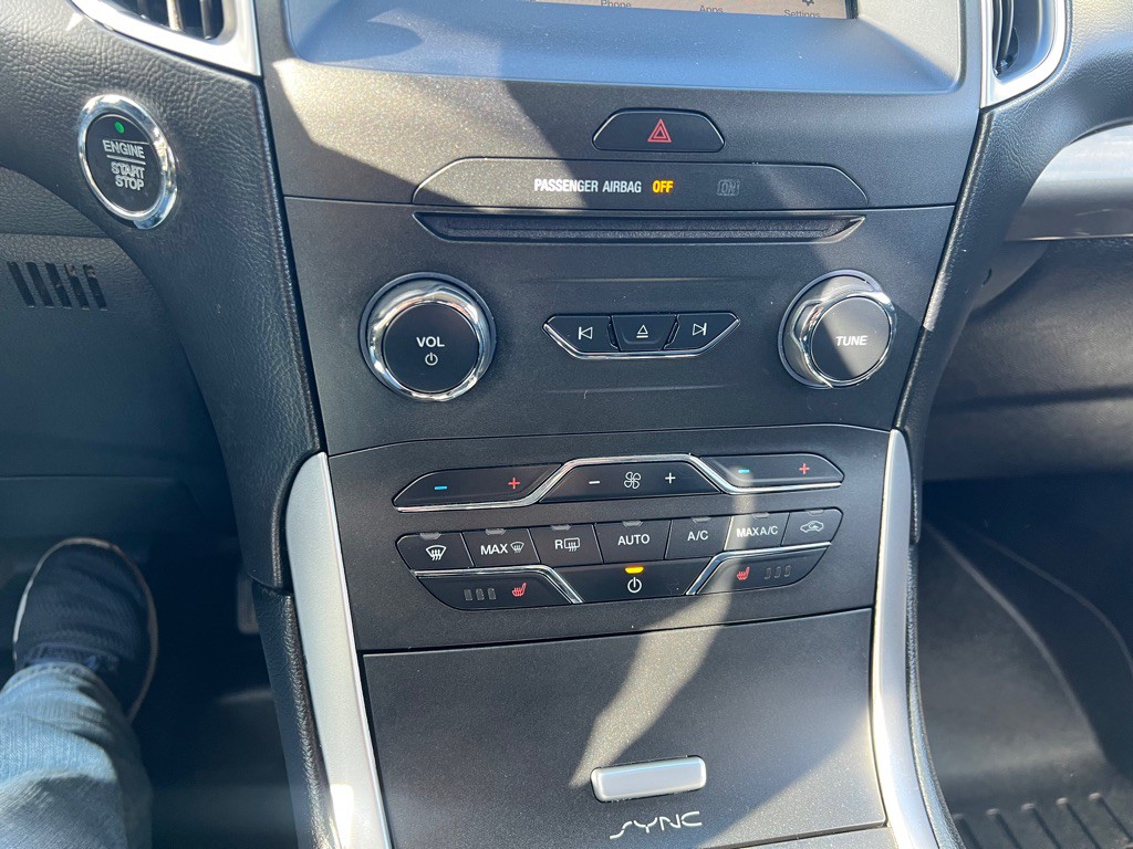 2017 Ford Edge Image 10