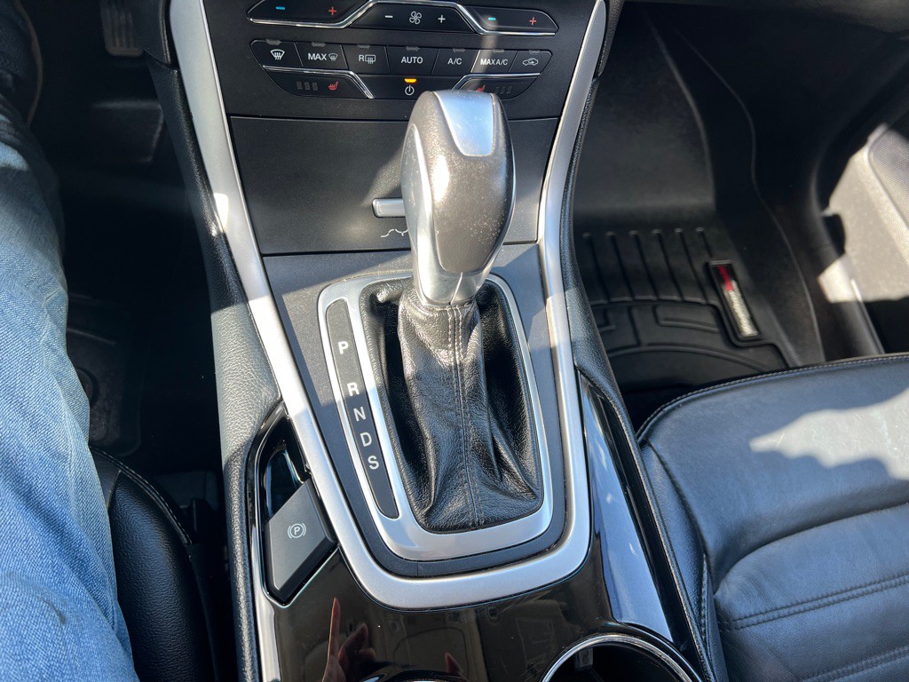 2017 Ford Edge Image 11