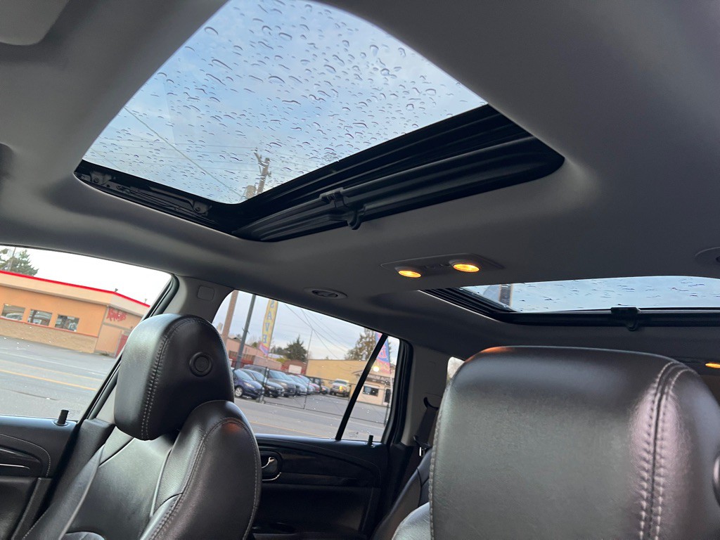 2016 Buick Enclave Image 15