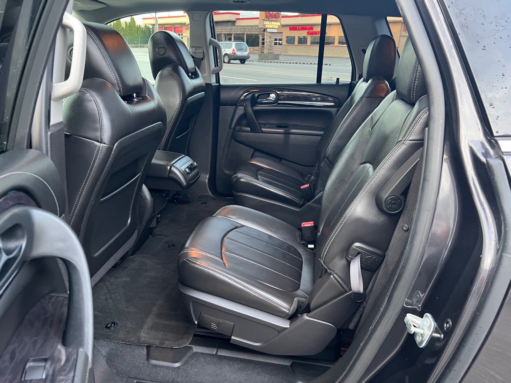 2016 Buick Enclave Image 17