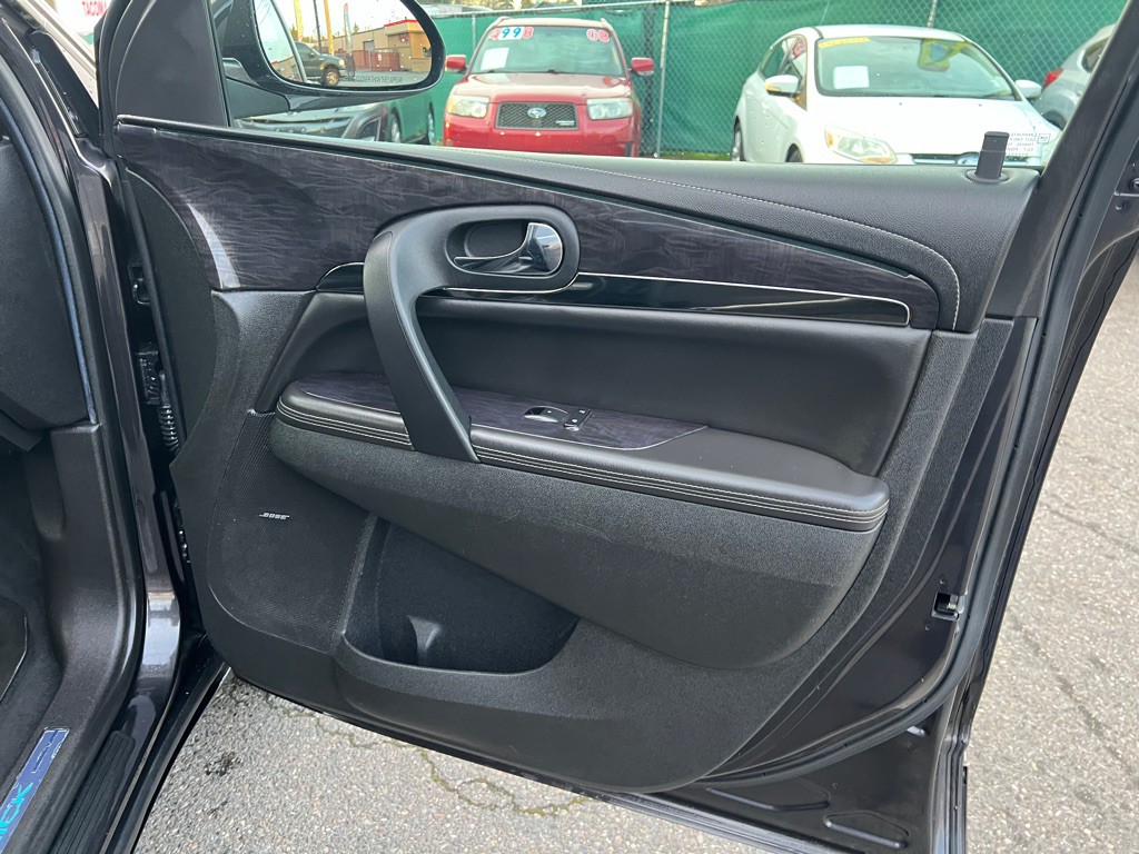 2016 Buick Enclave Image 24