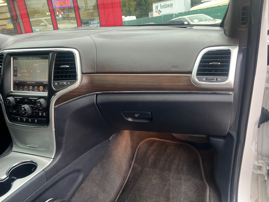 2015 Jeep Grand Cherokee Image 24